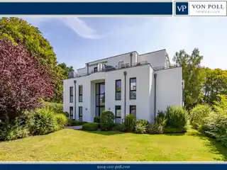 Light-Filled Aparatment with Wraparound Roof Terrace