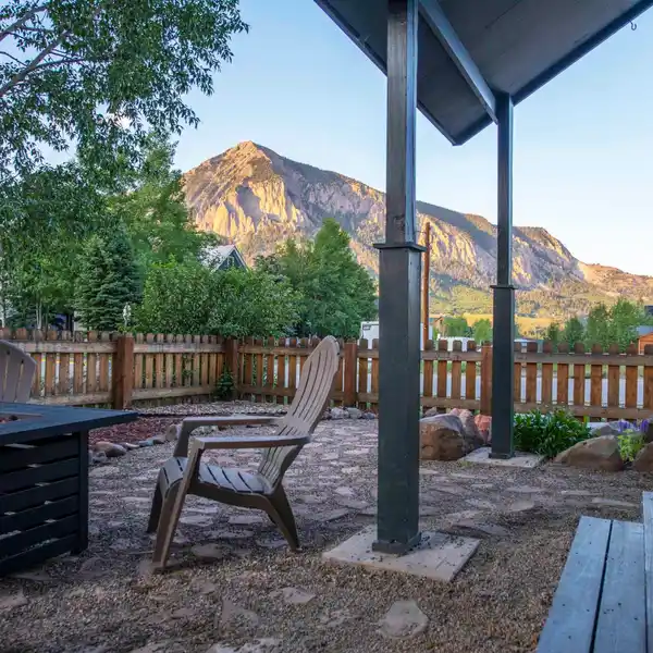 MOUNTAIN MODERN MASTERPIECE