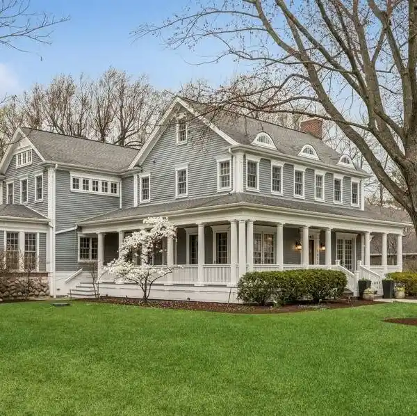 NEWER CONSTRUCTION BEAUTY IN INDIAN HILL ESTATES