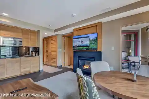 Fantastic Condo at Viceroy Residences