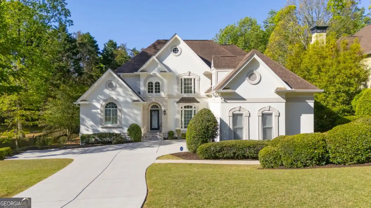 Space and Style in Seven Oaks