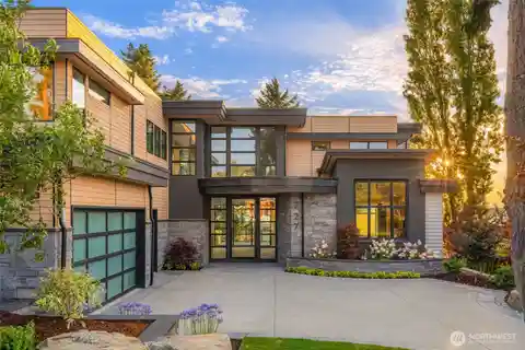 Luxury Home in the Moss Bay Collection