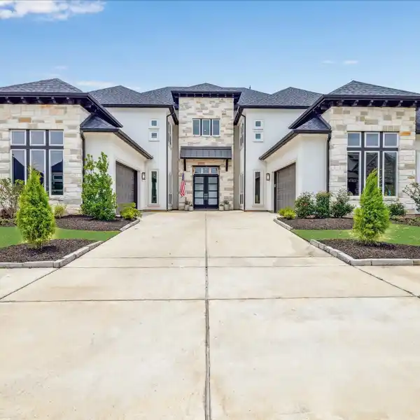 BEAUTIFUL HOME IN SOUGHT-AFTER BRIDGELAND