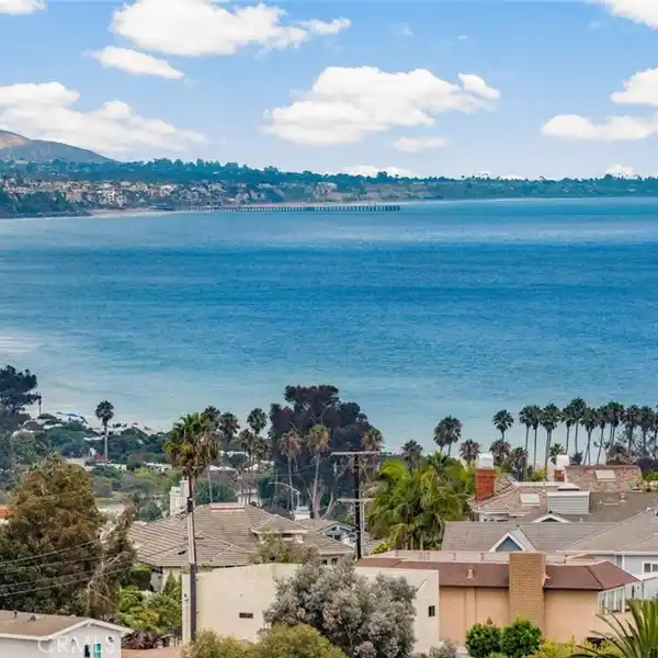 NEWLY REMODELED COASTAL SANCTUARY IN LANTERN VILLAGE