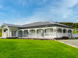 Grand Character Villa Near Mangawhai Surf Beach