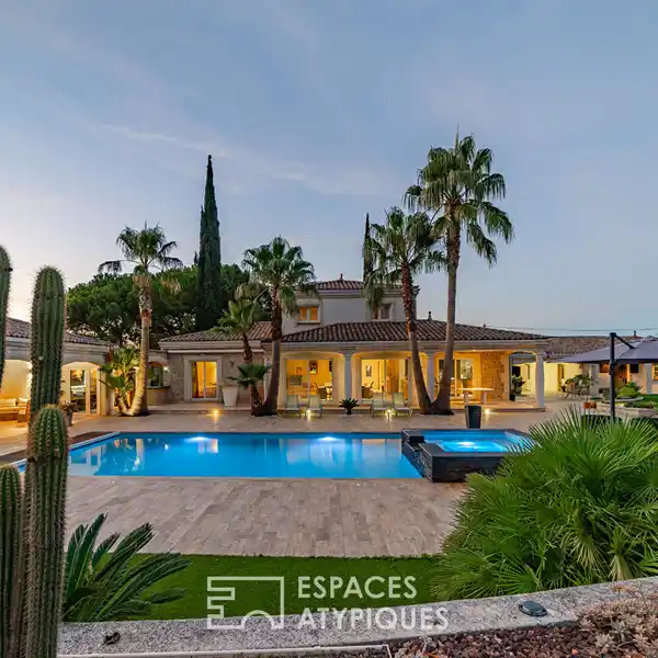 ARCHITECT-DESIGNED OASIS NEAR THE BEACHES