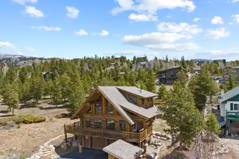 Enjoy the Serene Mountain Surroundings