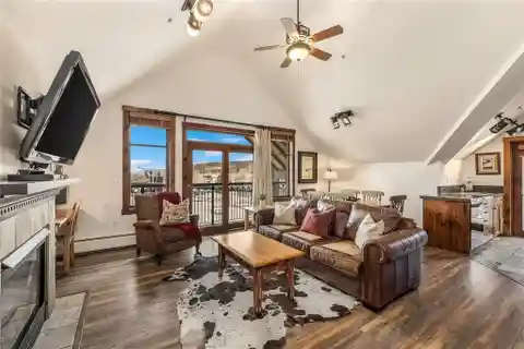 Scenic Retreat and Exclusive Pioneer Club Access
