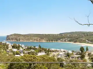 Stress-Free Living with an Iconic Backdrop