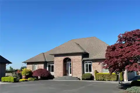 Country-Like Living with Convenience