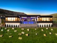 EXTRAORDINARY CUSTOM ESTATE
