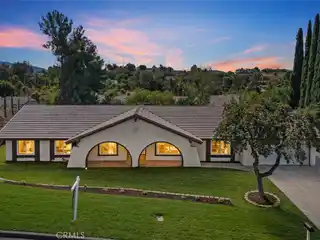 Fully Remodeled Meadowview Masterpiece