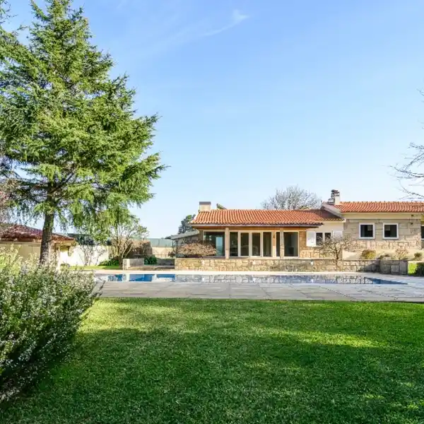 URBAN PROXIMITY & RURAL TRANQUILLY IN THIS MAJESTIC PROPERTY