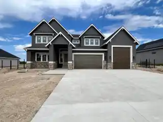 Spacious New Construction in Riverwood