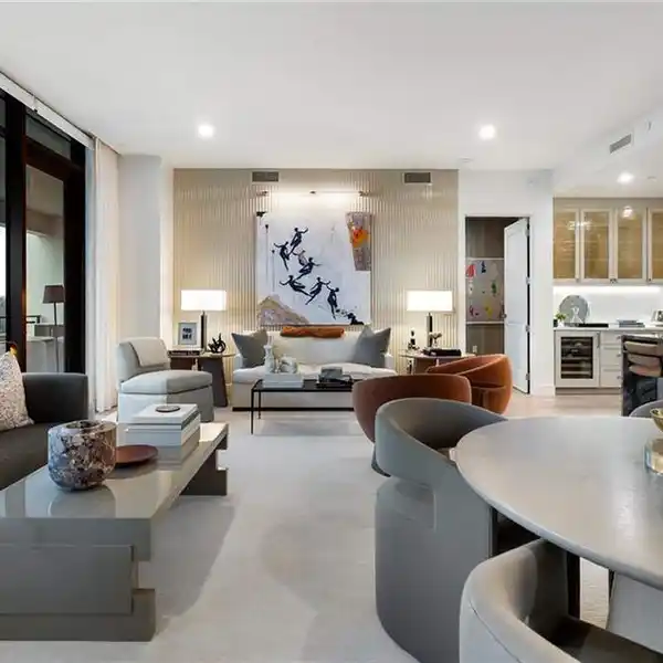 SOUGHT-AFTER RESIDENCE IN PRESTIGIOUS GRAYDON BUCKHEAD