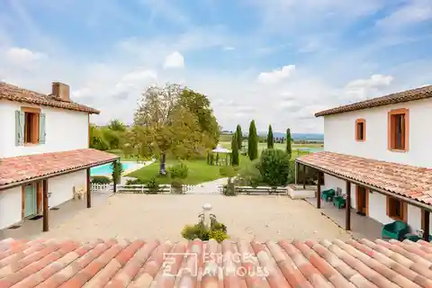 Unique Property Overlooking the Valley