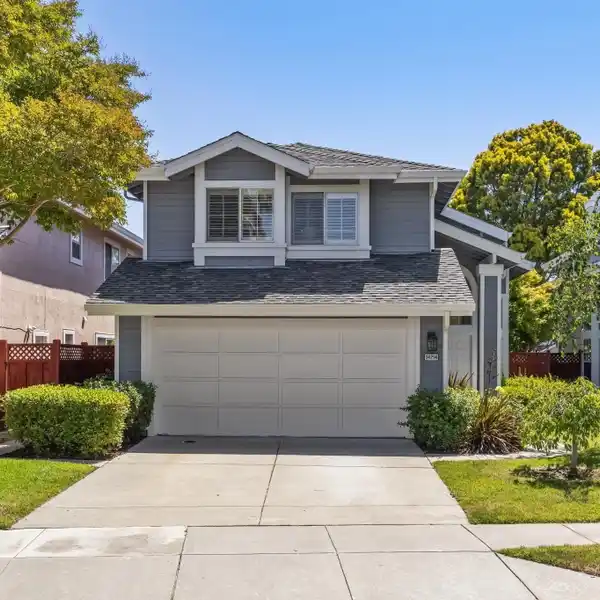 SPACIOUS HOME IN A PRIME LOCATION