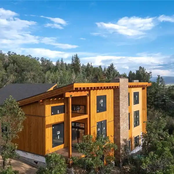 BEAUTIFULLY CRAFTED NEW HALF-DUPLEX