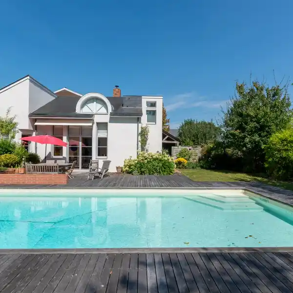 LUXURY VACATION-LIKE VILLA