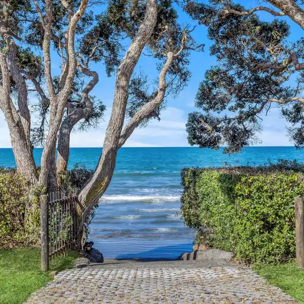 DREAM BEACHFRONT ESCAPE