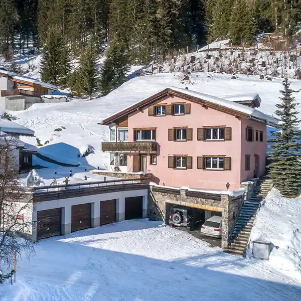 WELL-PRESENTED DETACHED HOLIDAY RESIDENCE