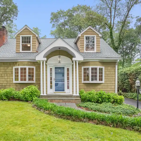 CHARMING CAPE COD-STYLE HOME IN NOROTON HEIGHTS