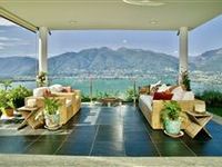LUXURY HOME WITH UNOBSTRUCTED LAKE VIEWS