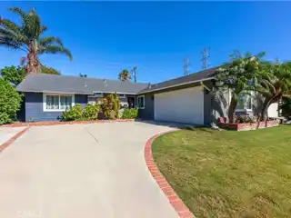 Spacious Home in Sought-After Glen Mar
