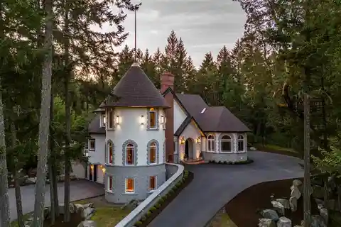 Chateau Highlands