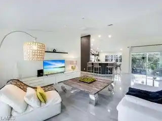 Contemporary Home in a Beautiful Botanical Setting