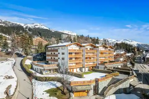 Ground Floor Apartment in the Prestigious Moubra District