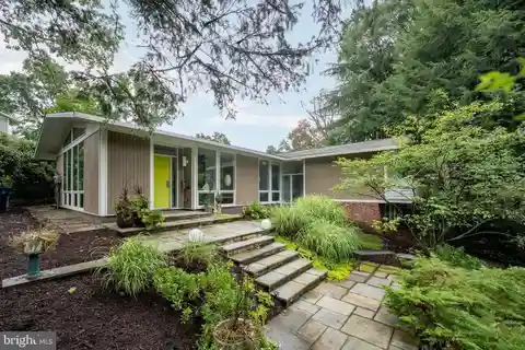 Extraordinary Mid-Century Modern Home Designed by Charles Goodman