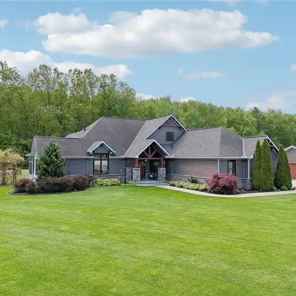 LUXURY COUNTRY LIVING