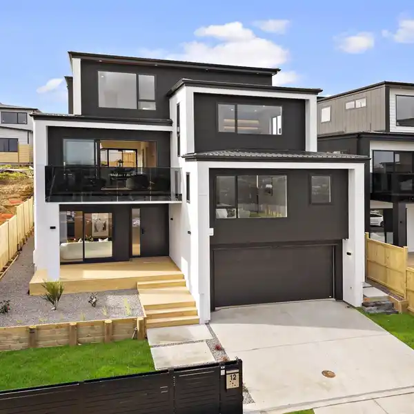 SPRAWLING HOME WITH SIX PRIVATE ENSUITES