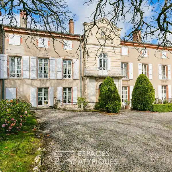 GRAND 17TH-CENTURY HOME IN NATURAL SETTING