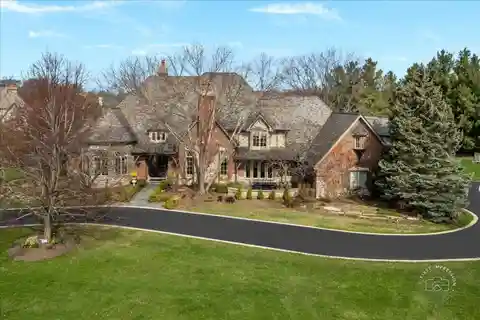 Distinguished Home in Crane Road Estates