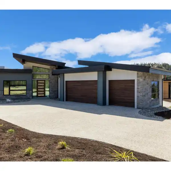 MODERN RANCHER WITH RESORT-STYLE ELEGANCE