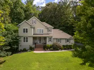 Upscale Living at Biltmore Lake