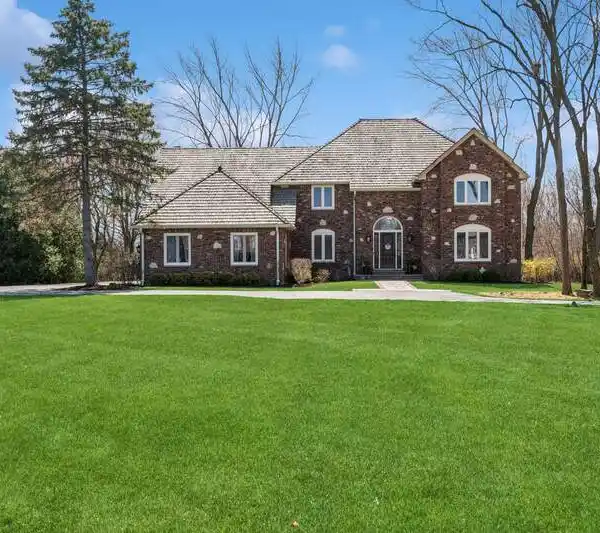 ALL-BRICK HOME IN SOUGHT-AFTER BEAVER CREEK