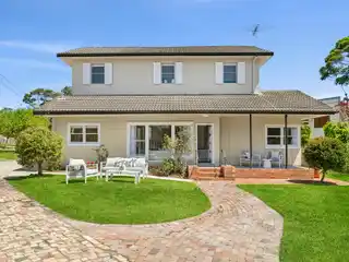 Expansive Property on a Quiet Cul-De-Sac