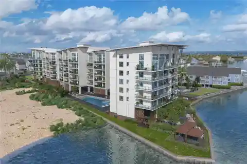 Extraordinary Living in an Exclusive Community