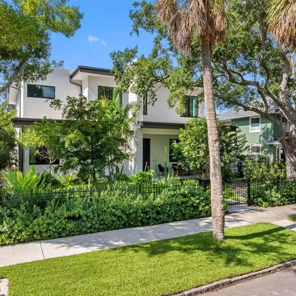 GORGEOUS HOME IN OLD NORTHEAST