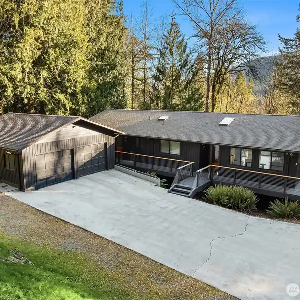 SERENE 2.73-ACRE SANCTUARY