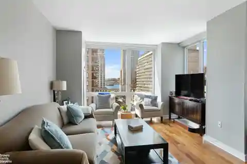 Bright Corner Unit with River Views