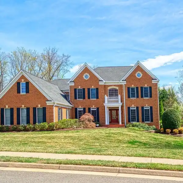 TIMELESS CENTER HALL COLONIAL IN OAK HILL RESERVE