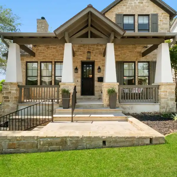 SOPHISTICATED ALAMO HEIGHTS RESIDENCE