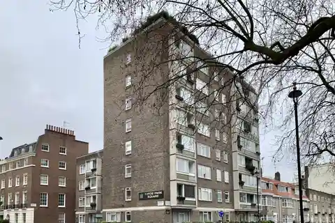 Lovely Apartment on Hyde Park Square