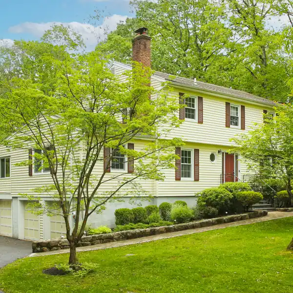ELEGANT HOME ON OVER 2 ACRES