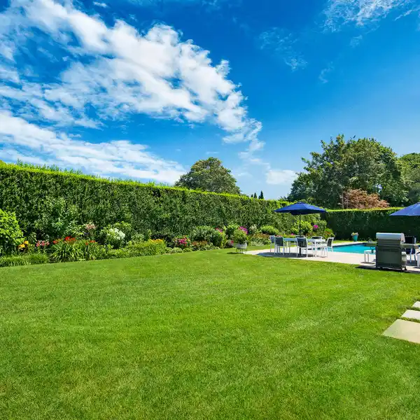 FIVE BEDROOM RENTAL WITH POOL