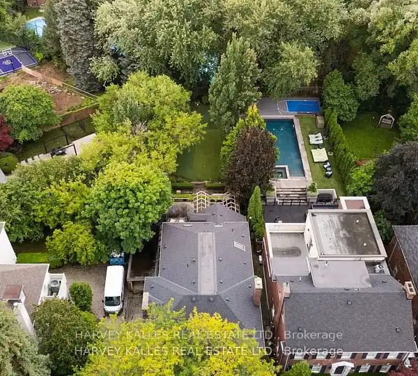 GREAT POTENTIAL IN AN AMAZING LOCATION